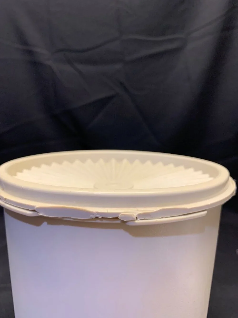 Tupperware Canister Beige with Lid (minor flaws with lid) See Pictures